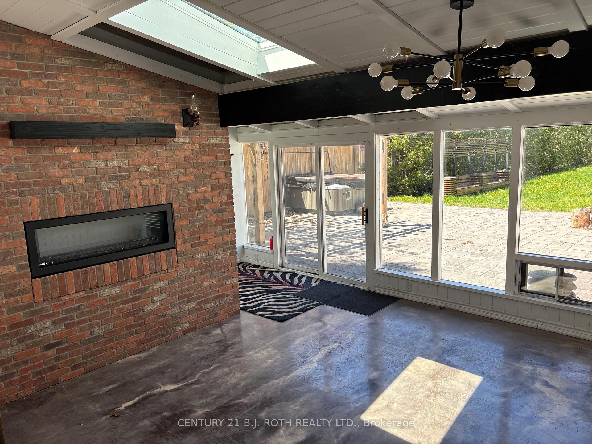 288 RIVER Road E