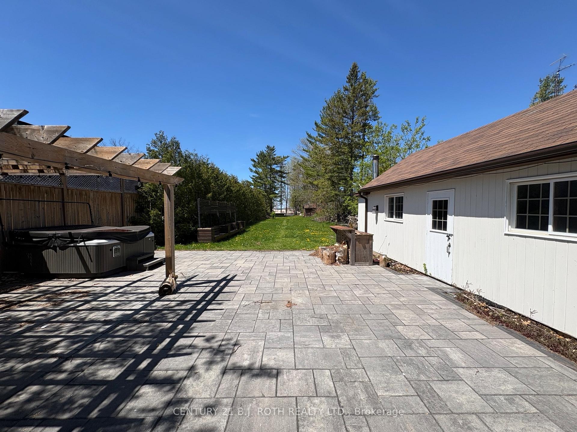 288 RIVER Road E