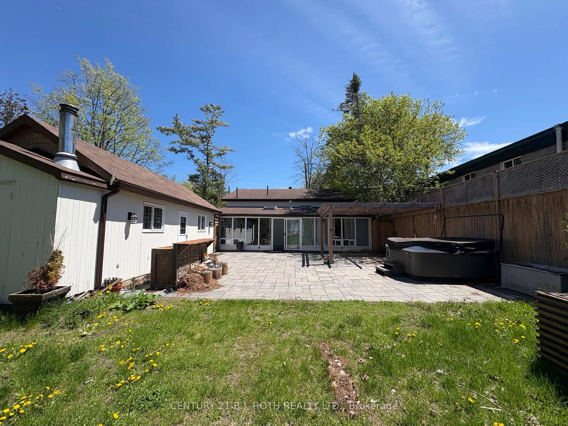 288 RIVER Road E