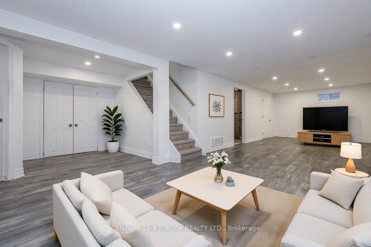 36 Cynthia Court E