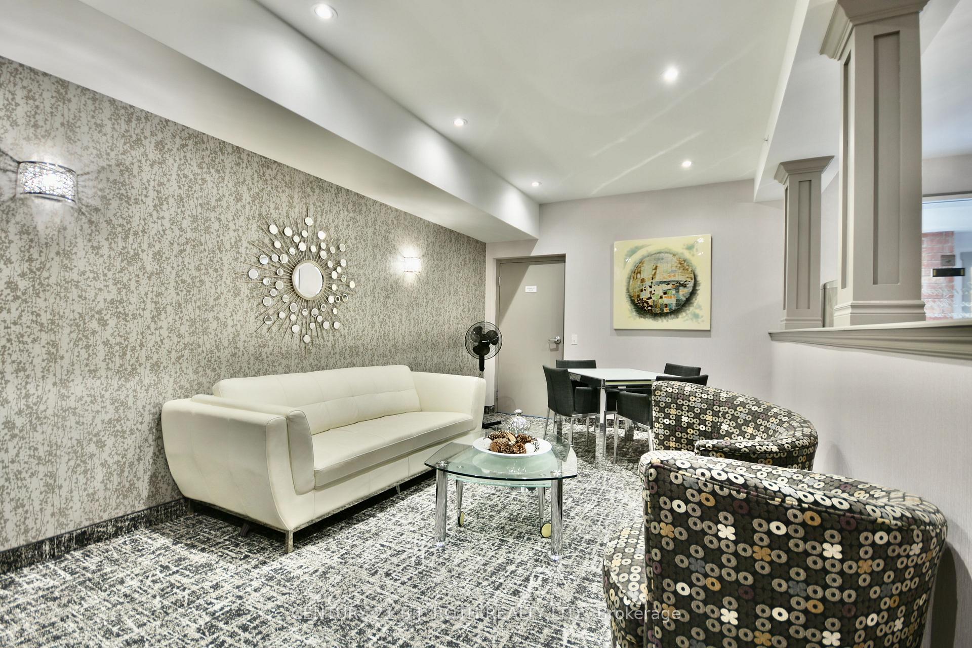 43 Ferndale Drive S 104