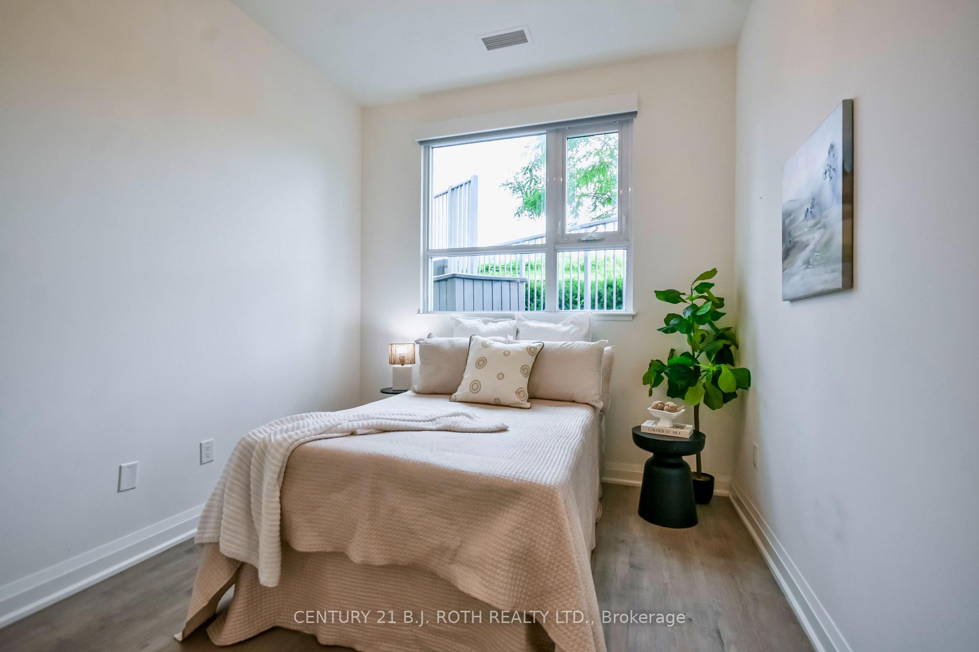 58 Lakeside Terrace 211