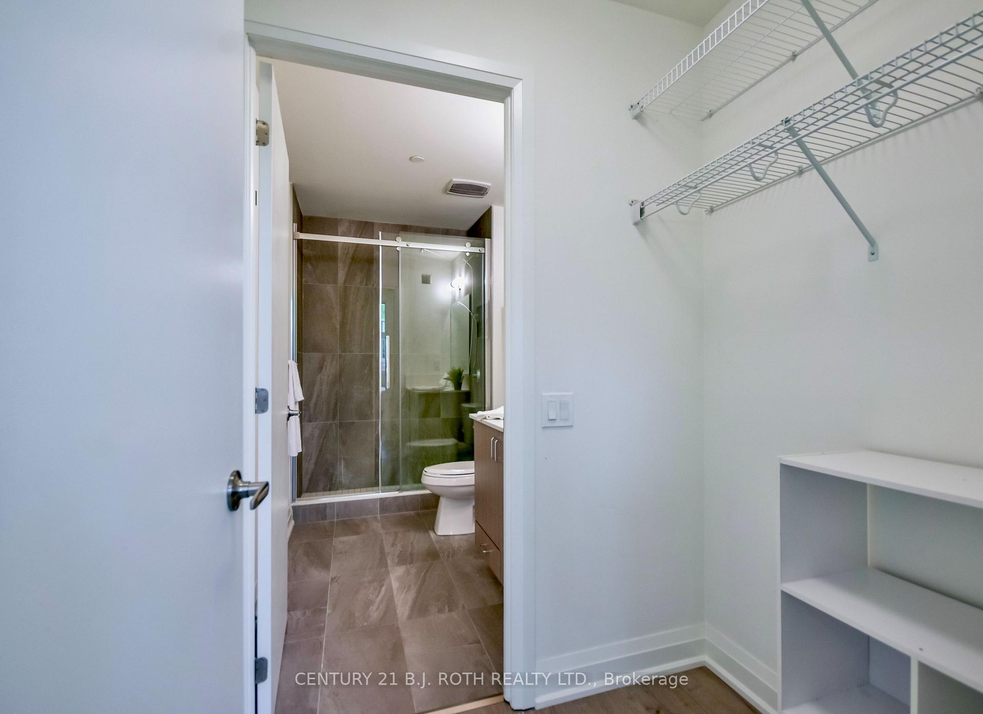 58 Lakeside Terrace 211