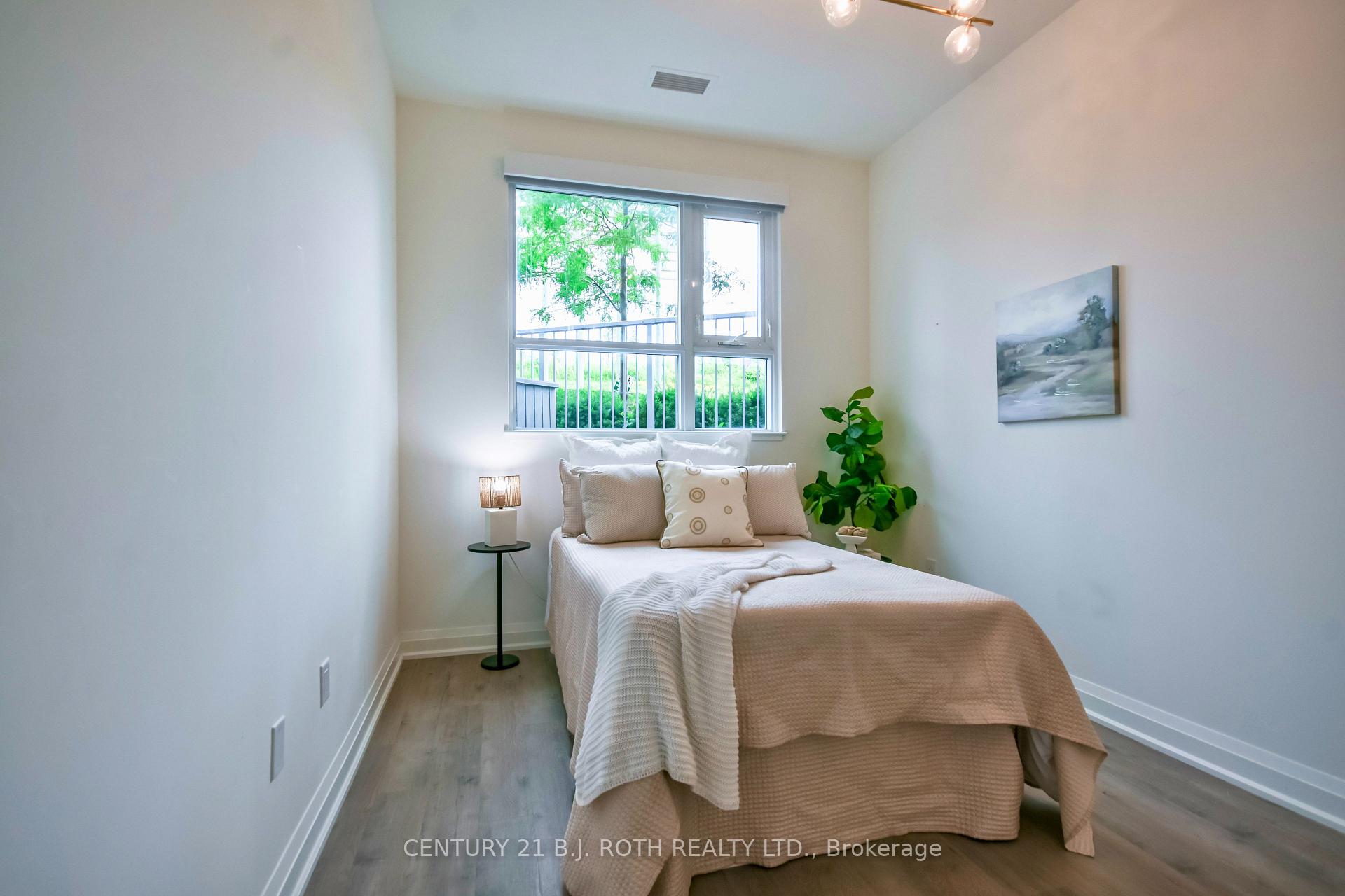 58 Lakeside Terrace 211