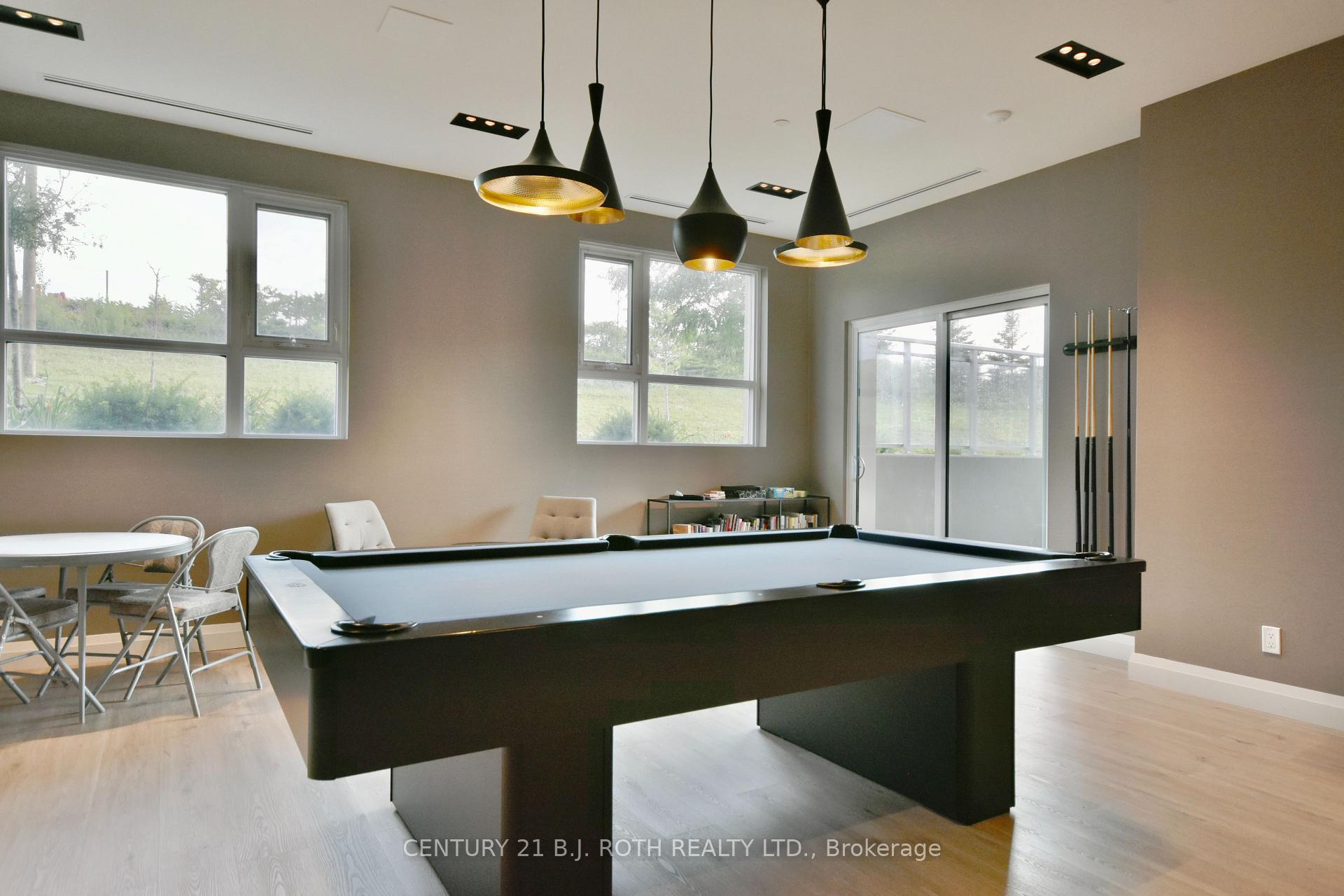 58 Lakeside Terrace 211