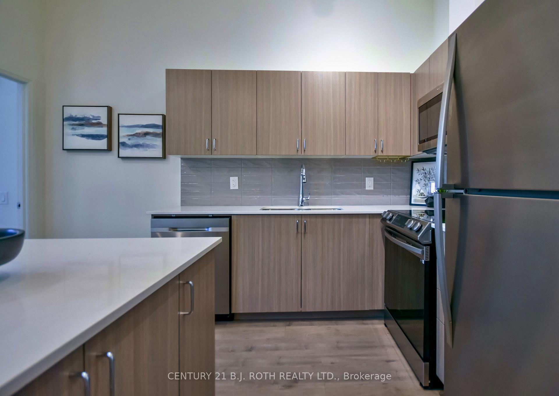58 Lakeside Terrace 211