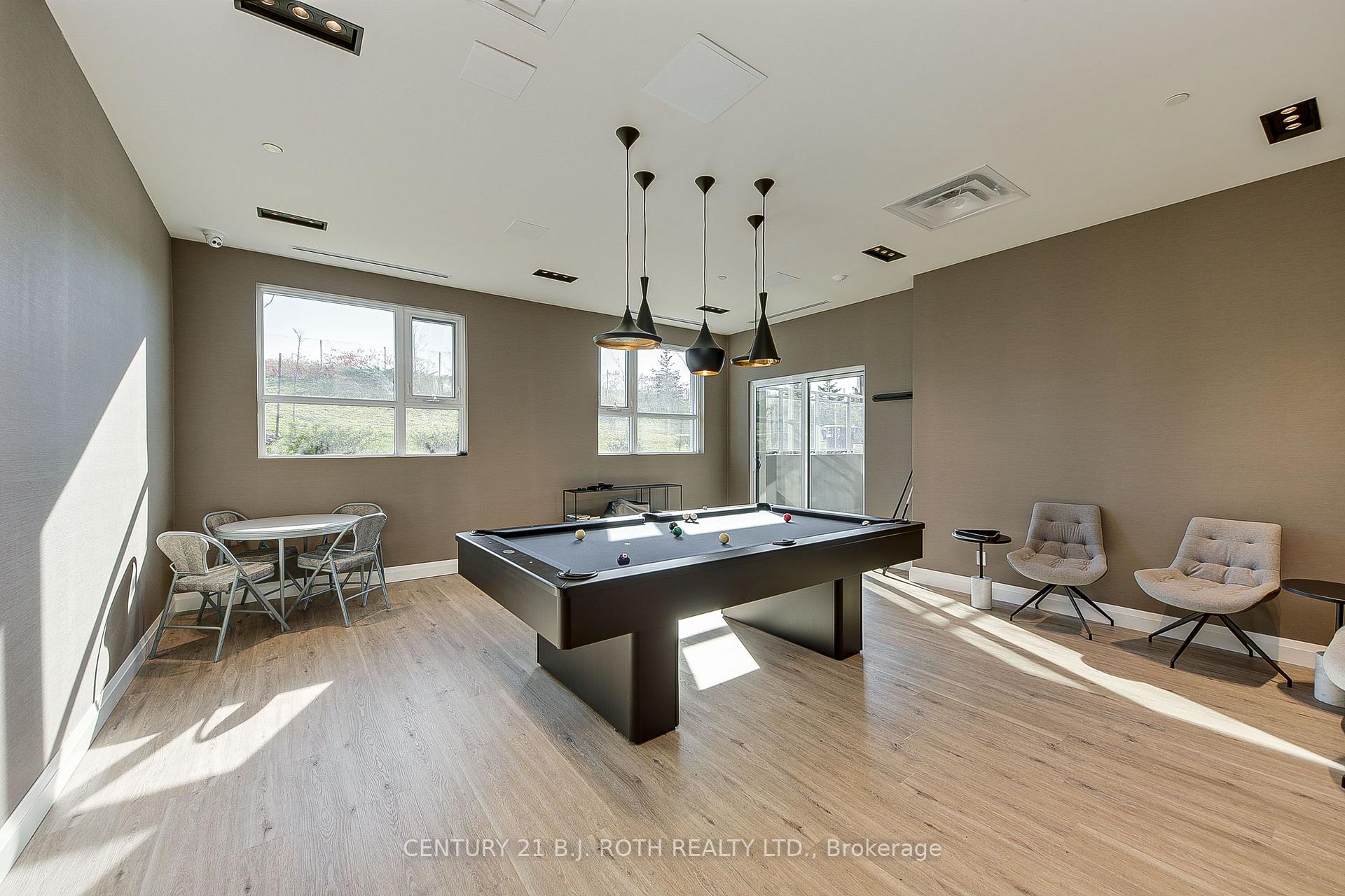 58 Lakeside Terrace 211