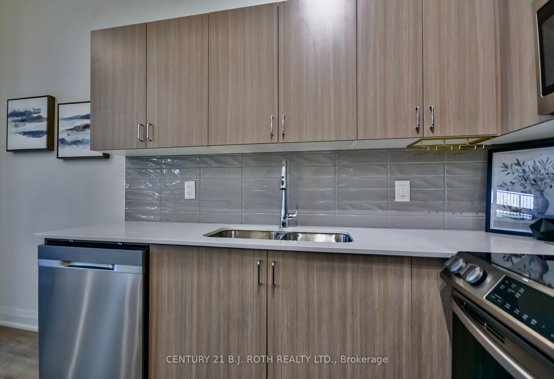 58 Lakeside Terrace 211