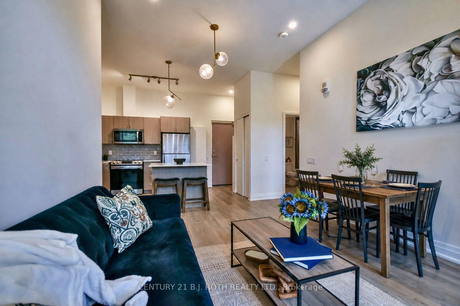 58 Lakeside Terrace 211
