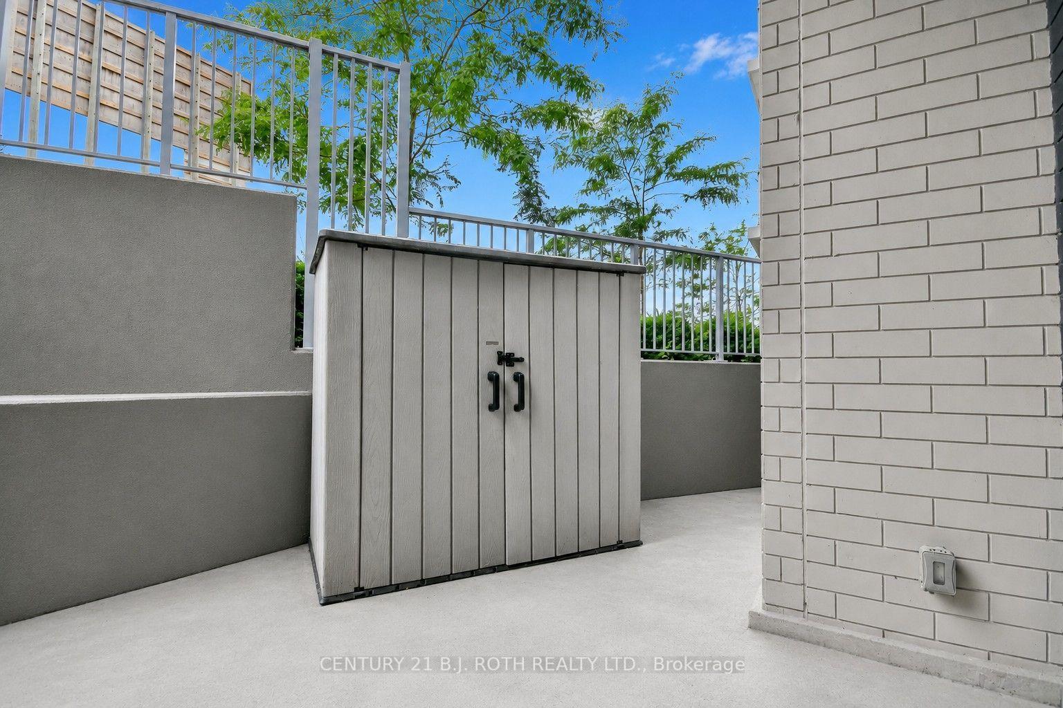 58 Lakeside Terrace 211