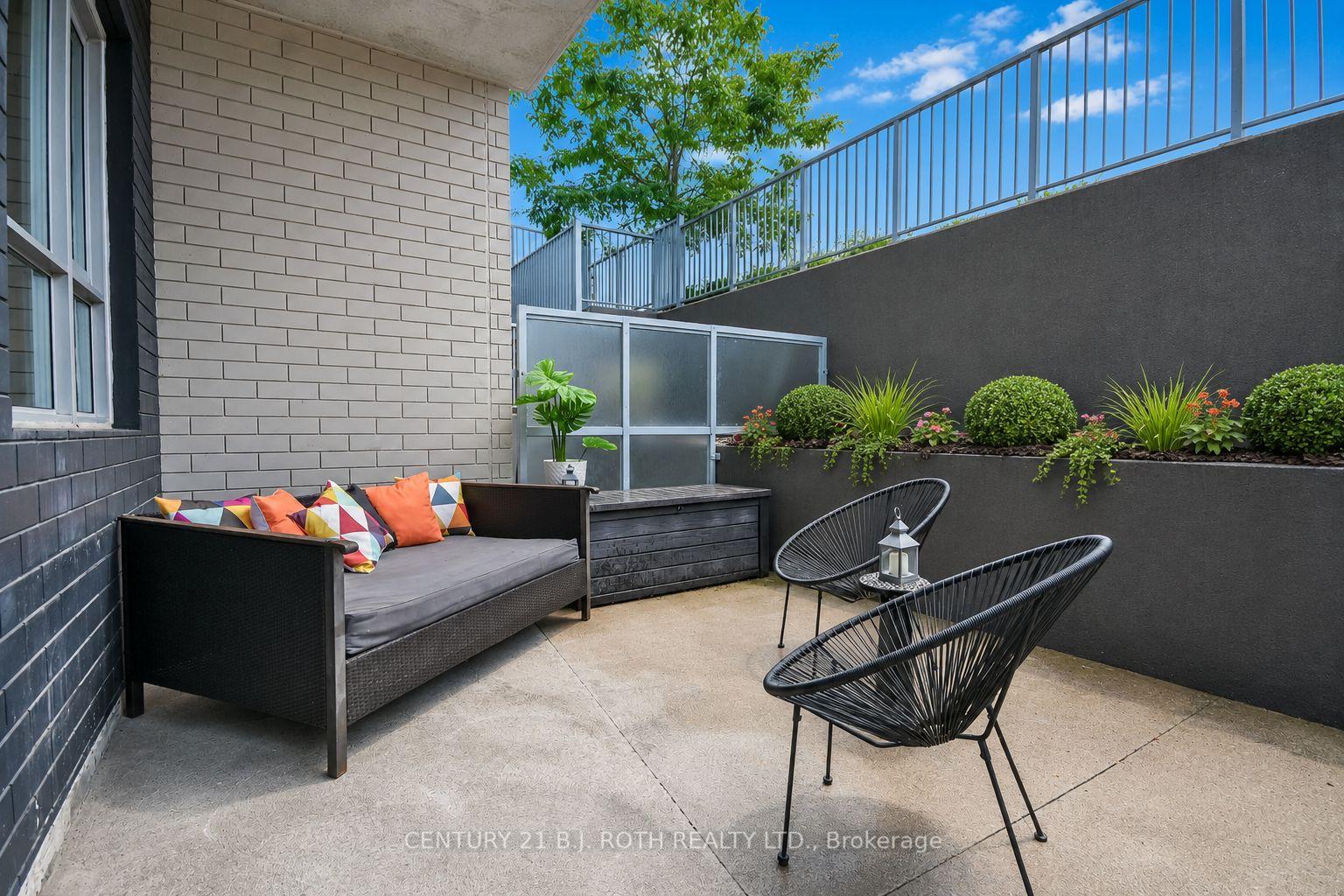 58 Lakeside Terrace 211