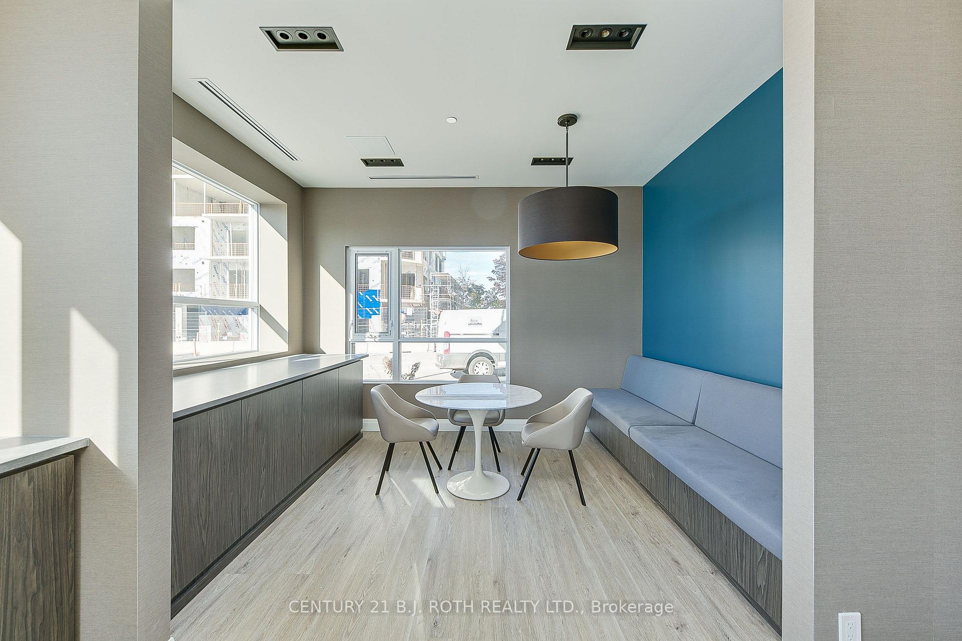 58 Lakeside Terrace 211
