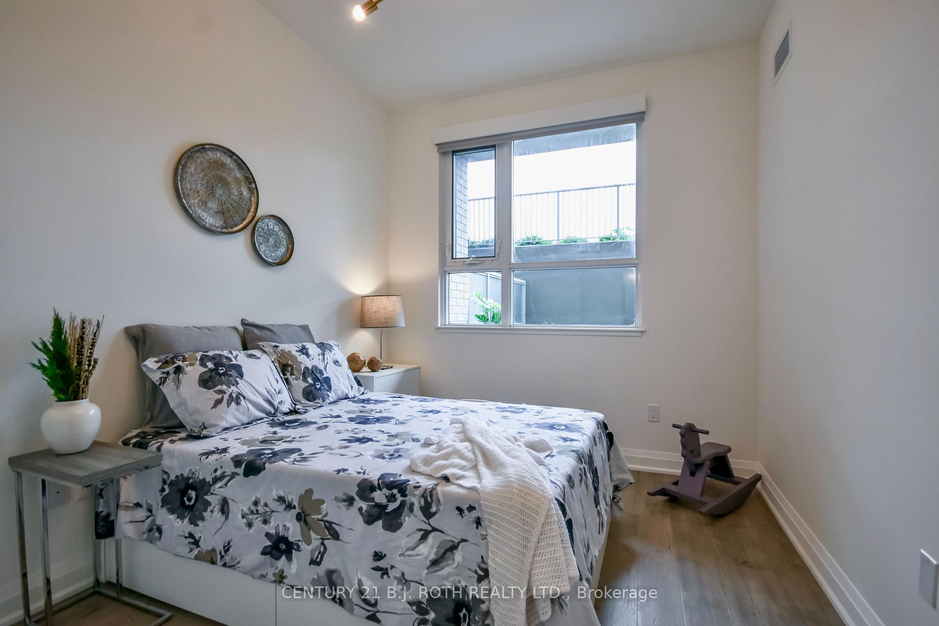 58 Lakeside Terrace 211