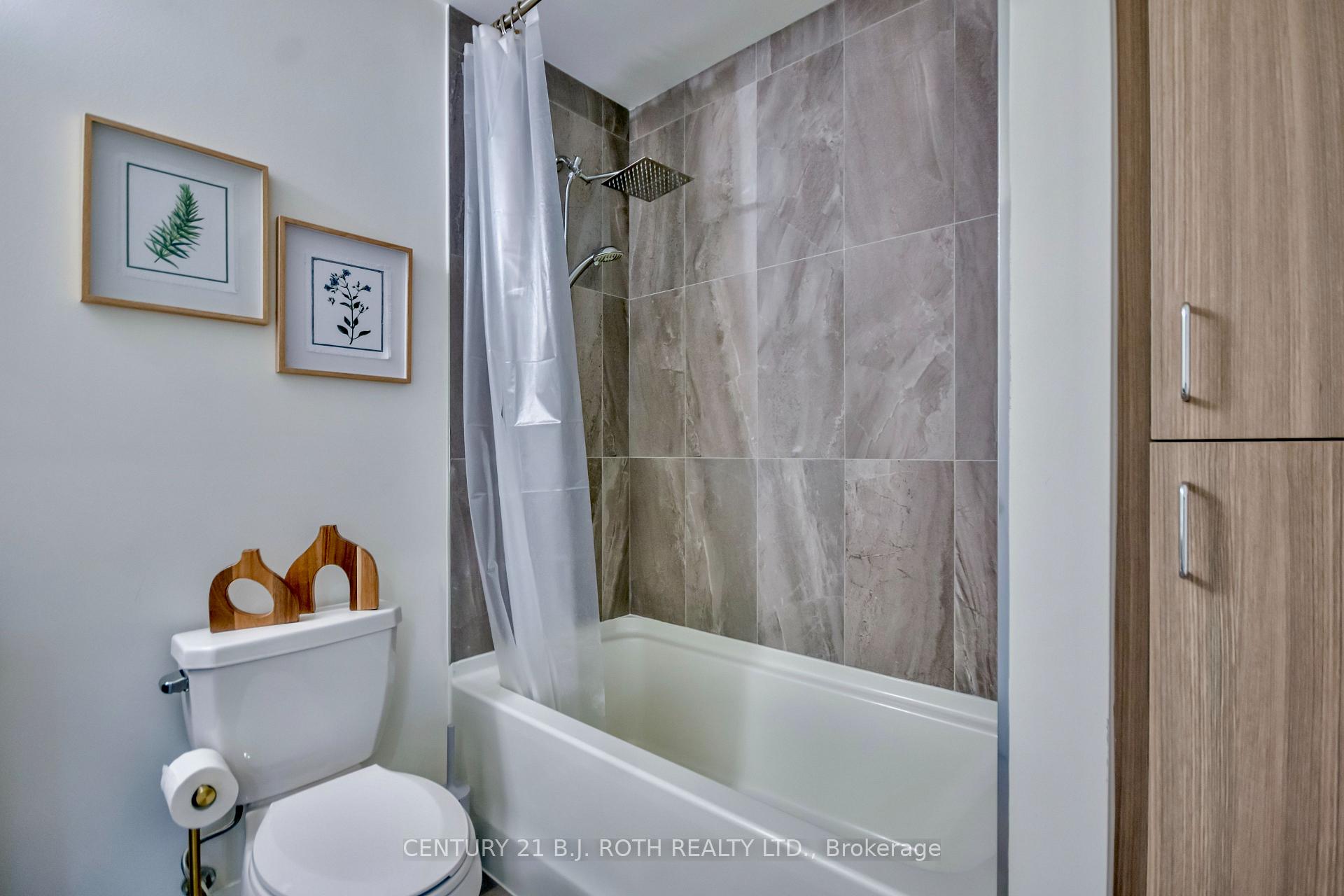58 Lakeside Terrace 211