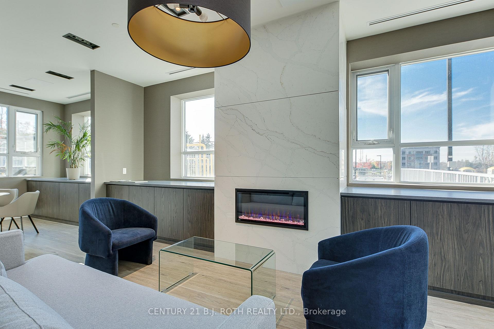 58 Lakeside Terrace 211