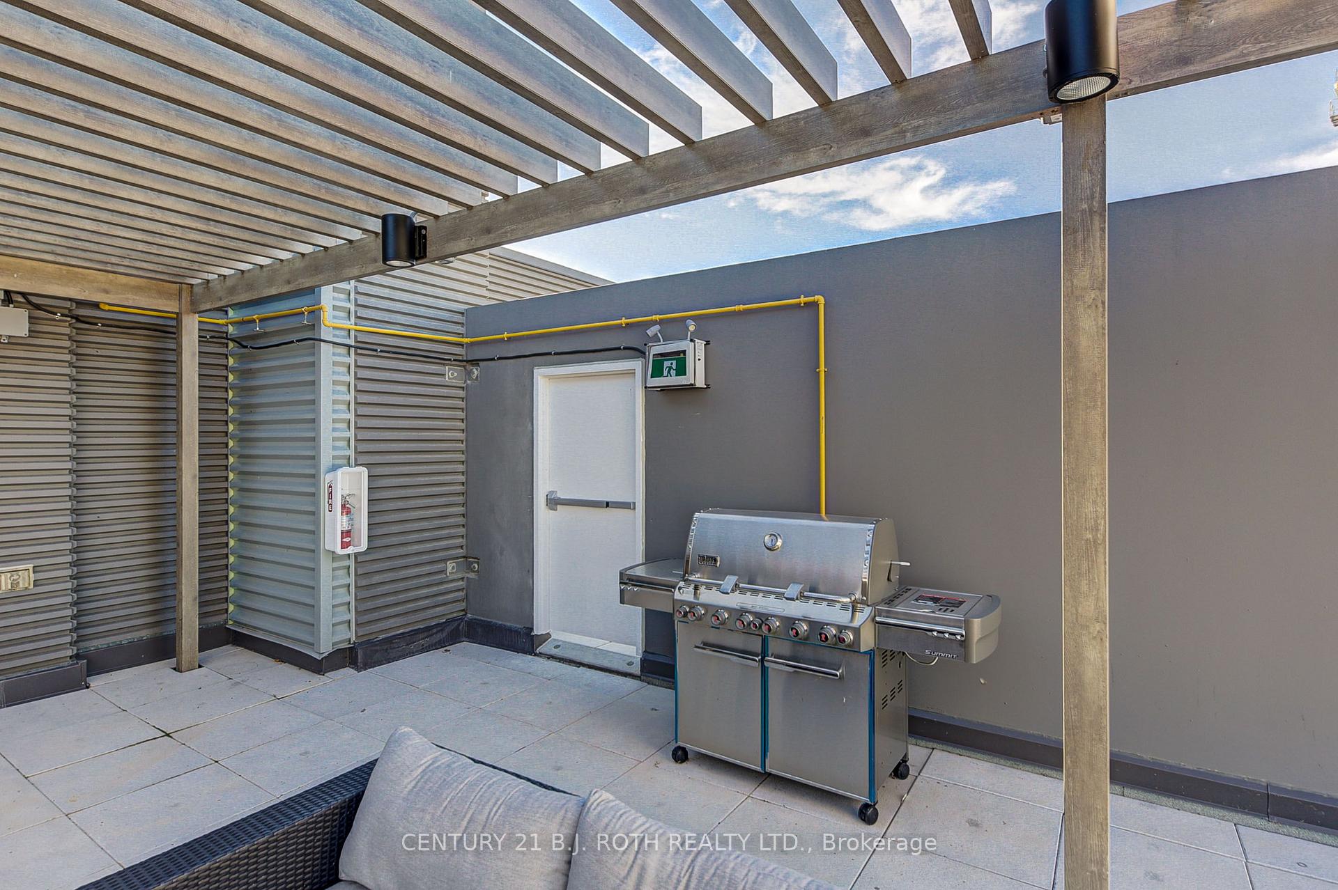 58 Lakeside Terrace 211