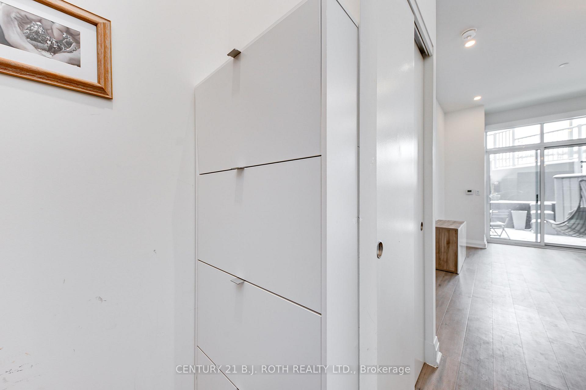 58 Lakeside Terrace 211