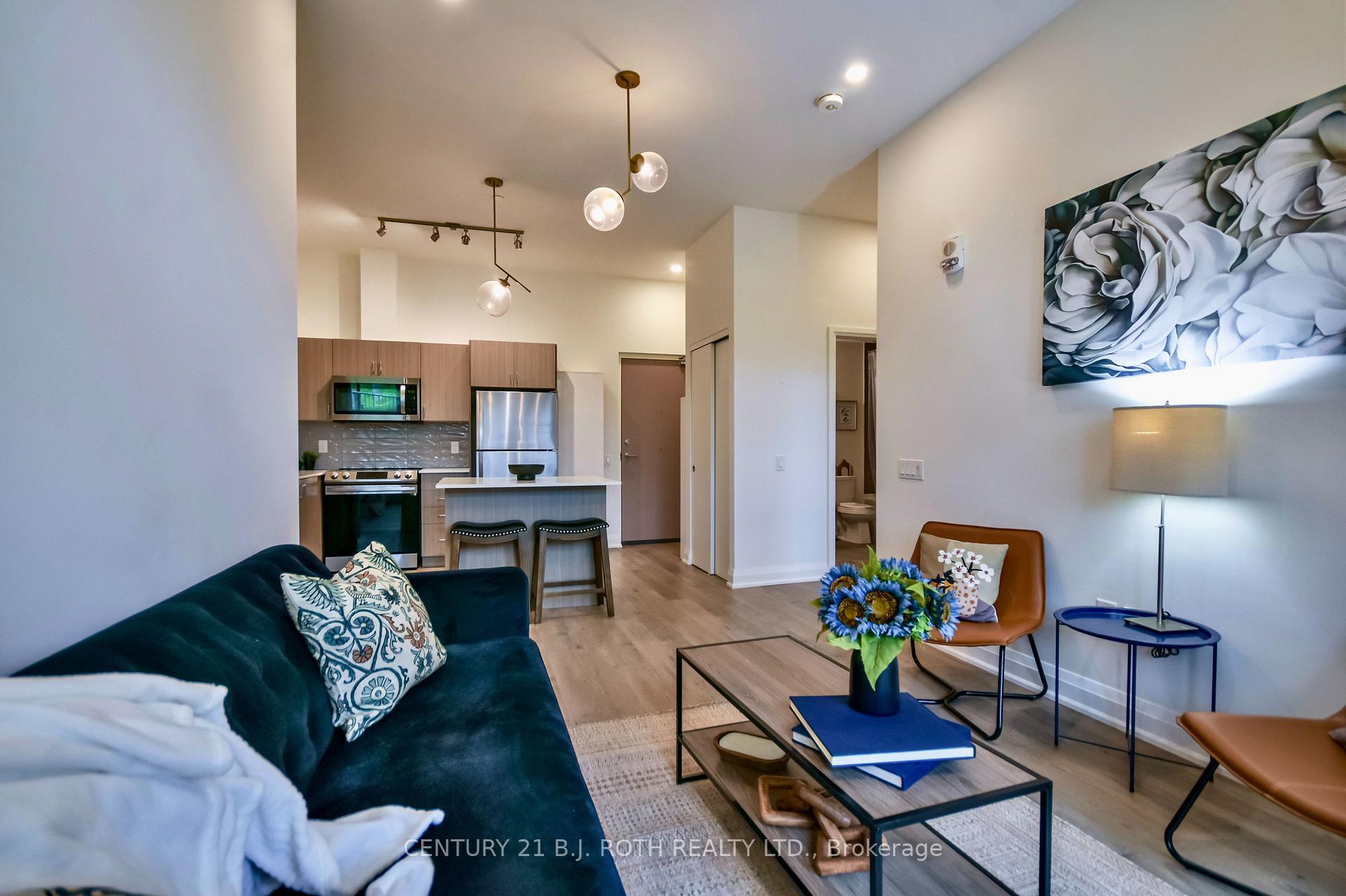 58 Lakeside Terrace 211