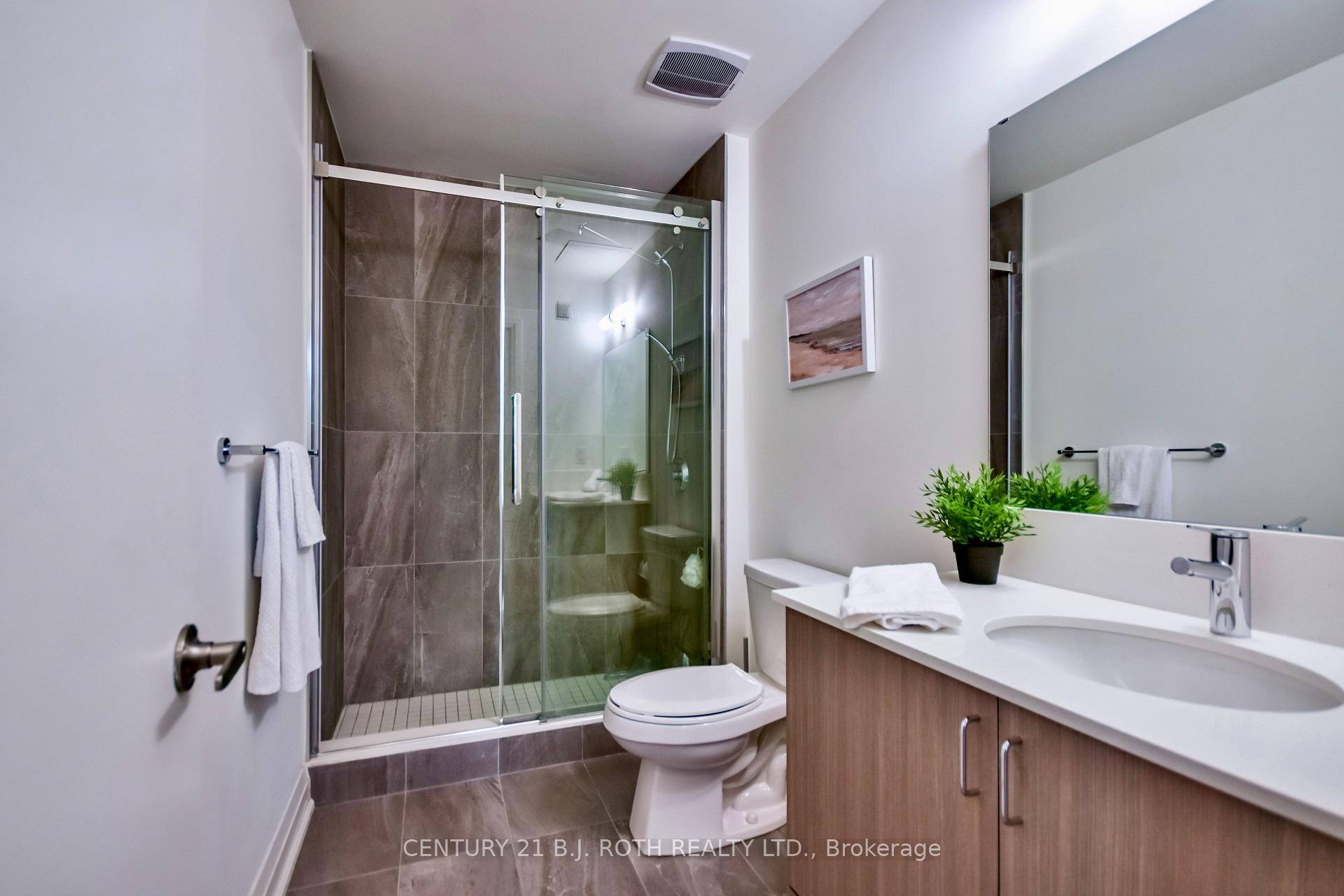 58 Lakeside Terrace 211