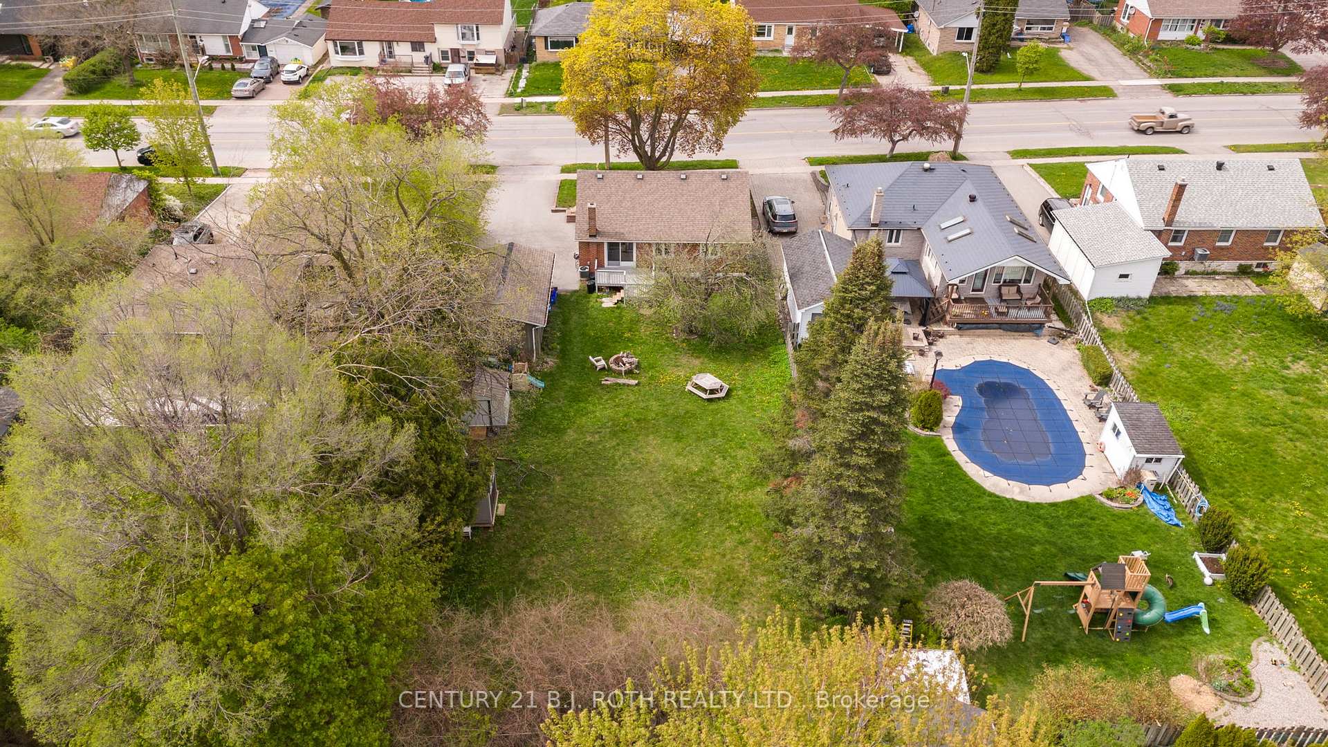 243 Wellington Street E Lower Level