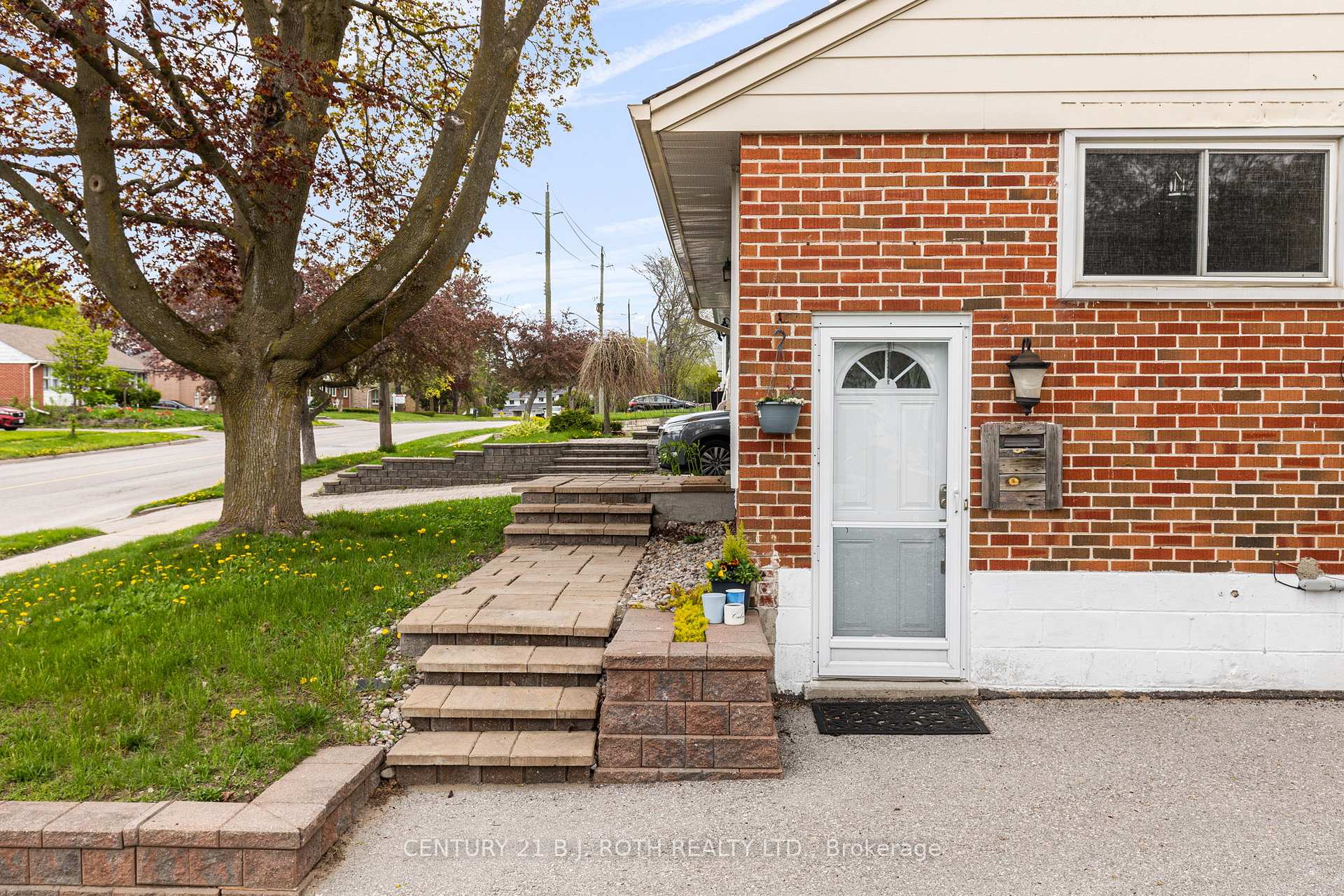 243 Wellington Street E Lower Level