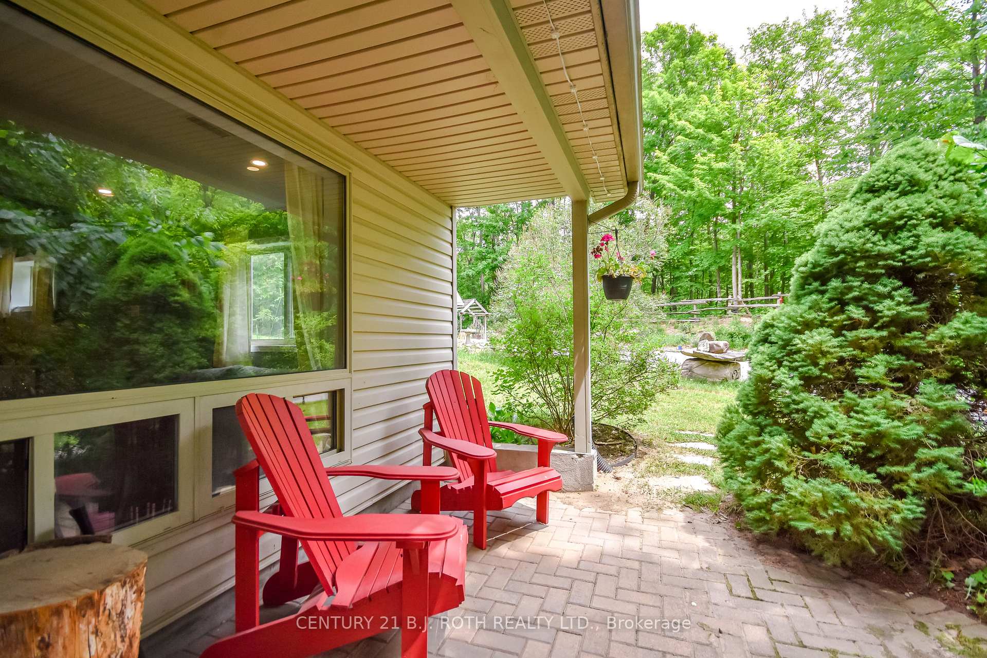 29 ALGONQUIN Trail