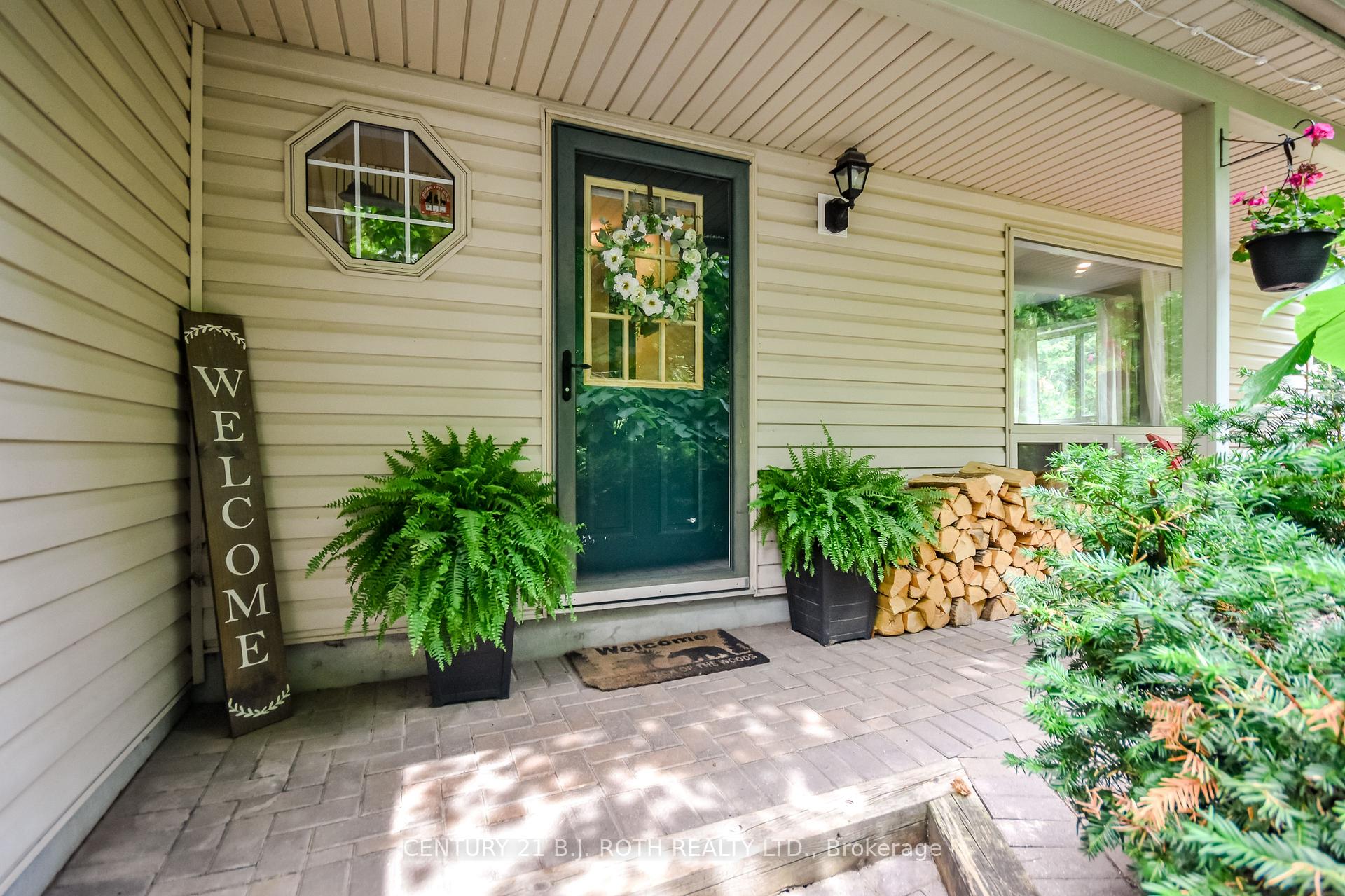 29 ALGONQUIN Trail