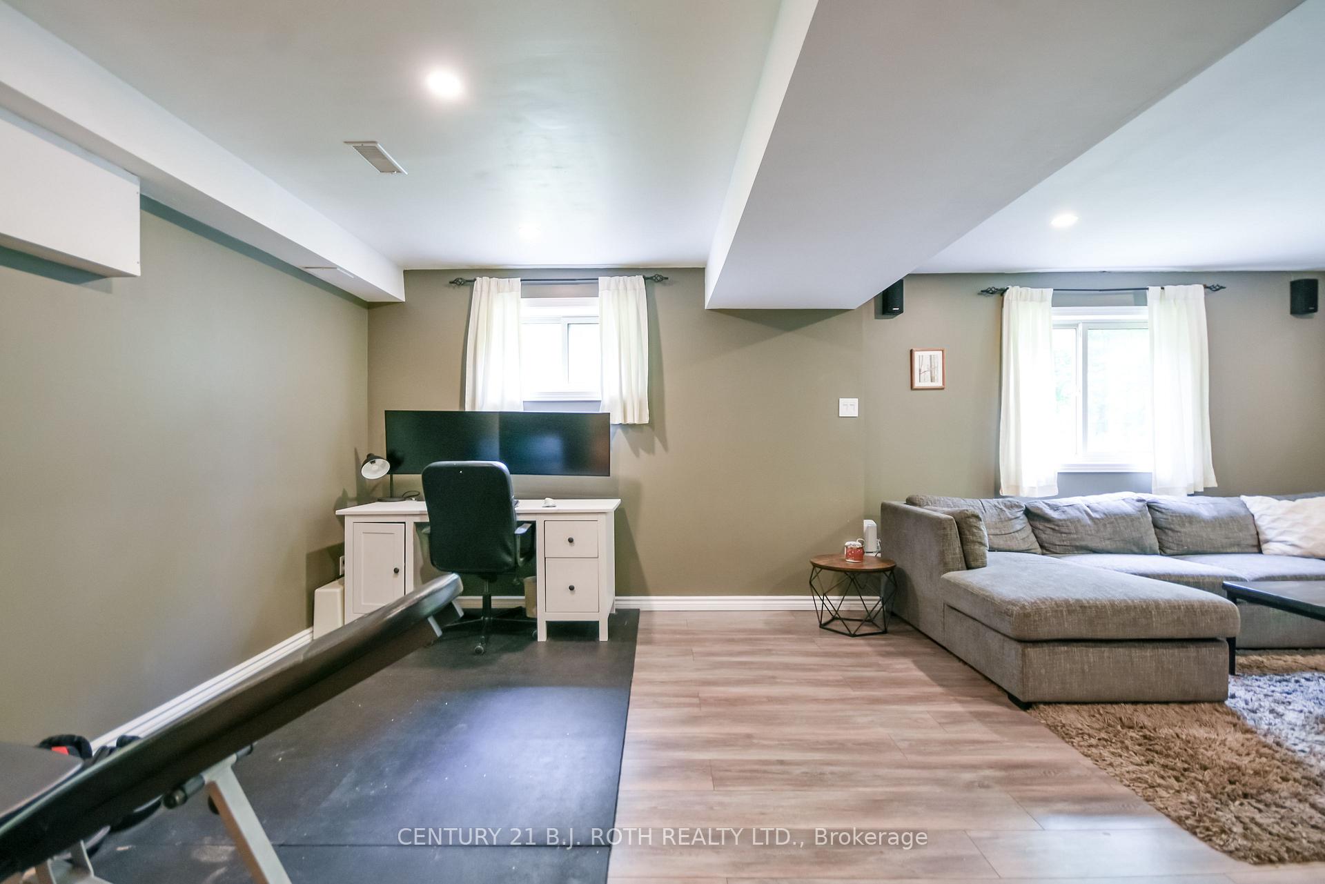 29 ALGONQUIN Trail
