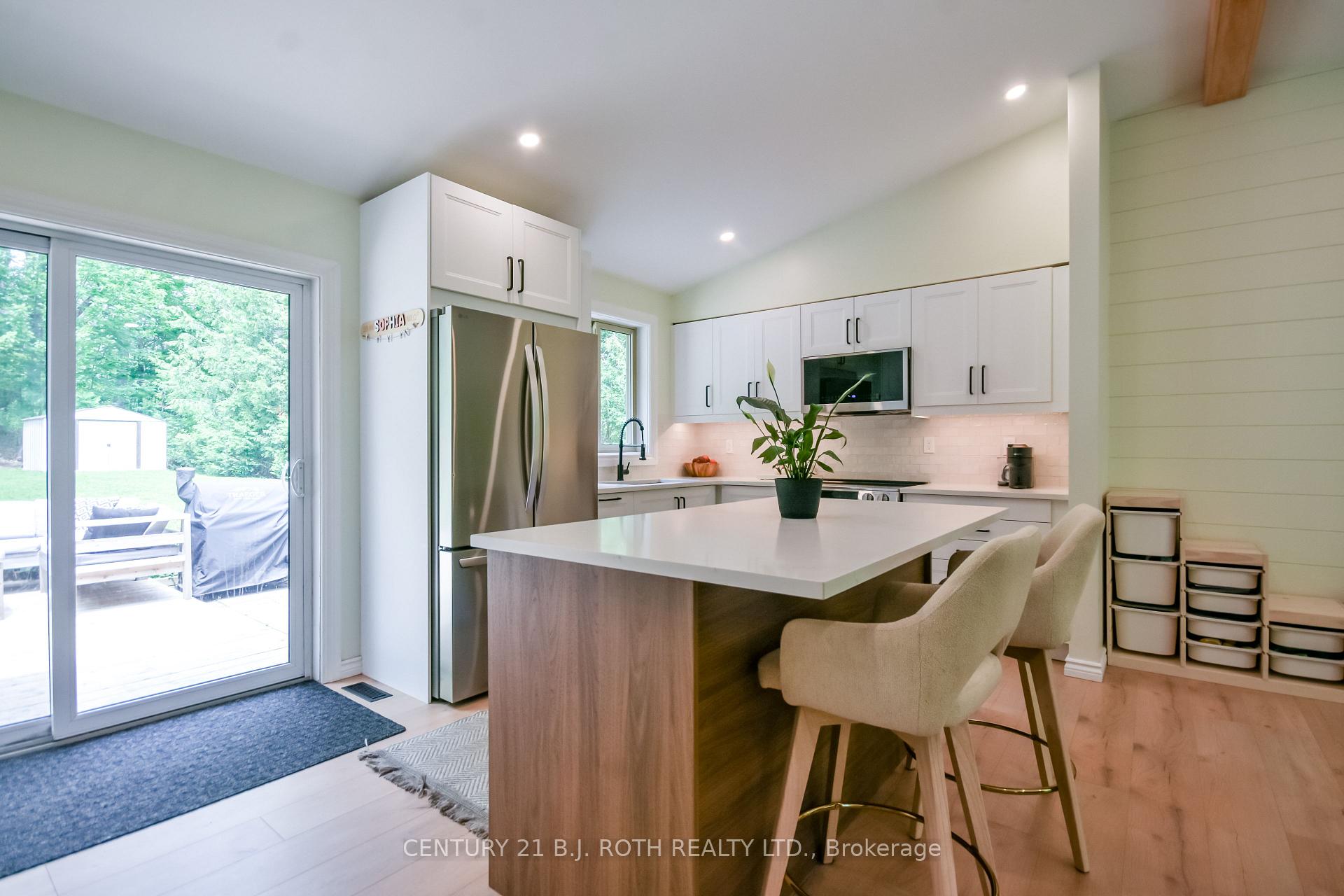 29 ALGONQUIN Trail
