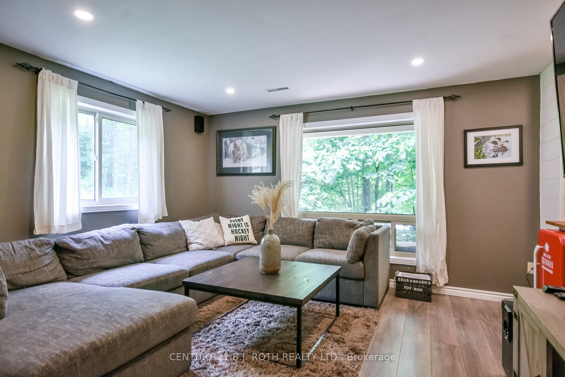 29 ALGONQUIN Trail
