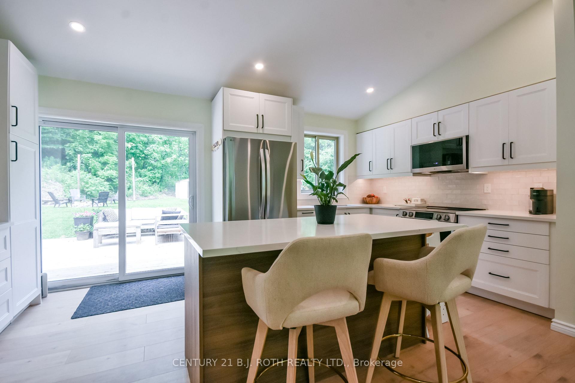 29 ALGONQUIN Trail