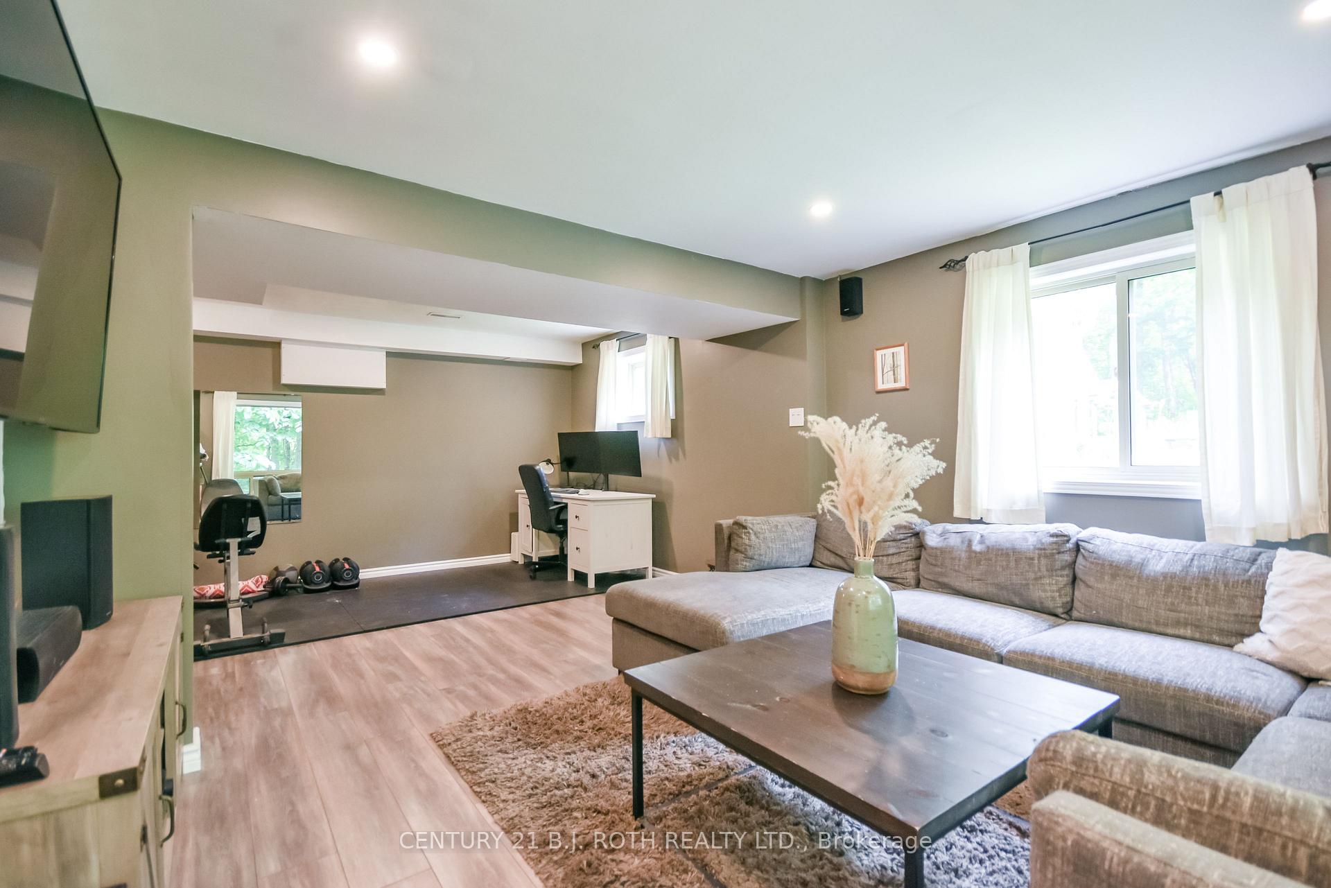 29 ALGONQUIN Trail