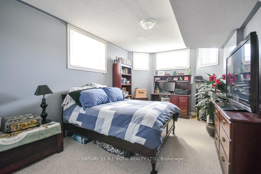 12 White Crescent