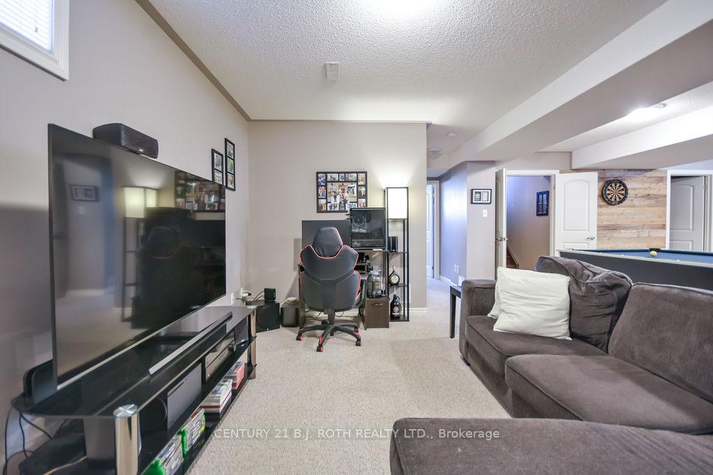 12 White Crescent