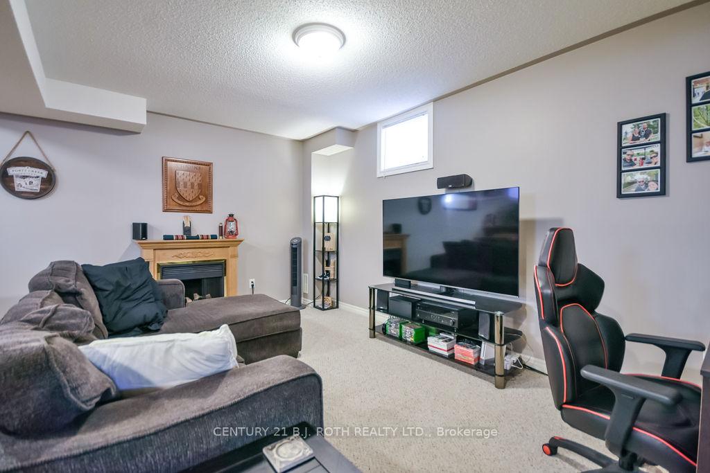 12 White Crescent