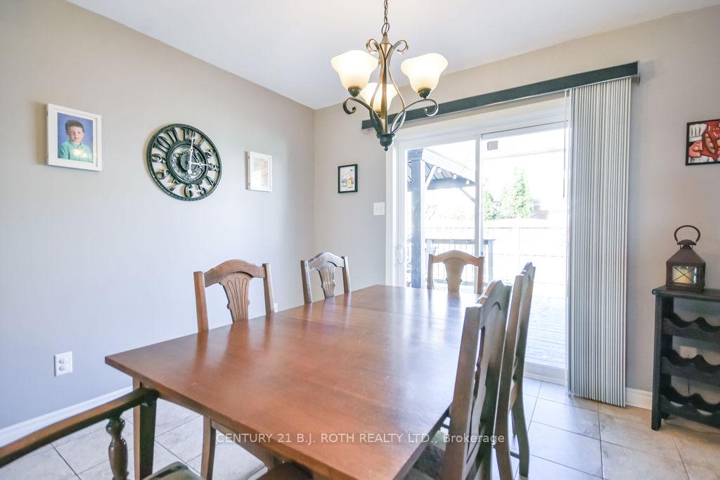 12 White Crescent