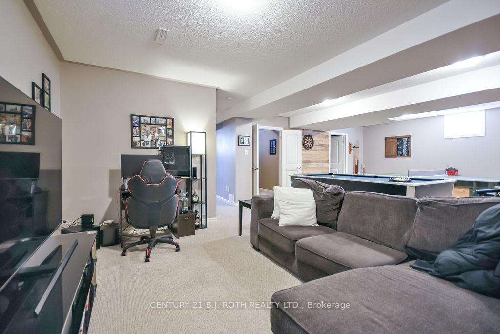 12 White Crescent