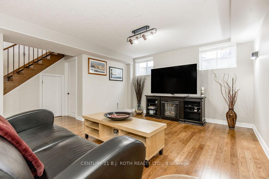 12 Lloyd Cook Drive E