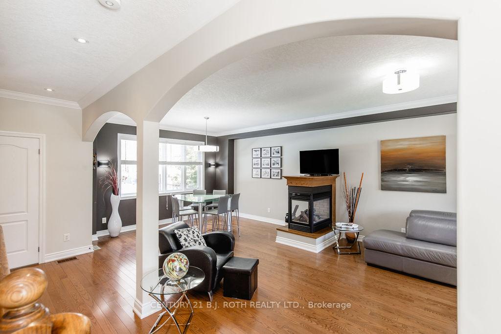 12 Lloyd Cook Drive E