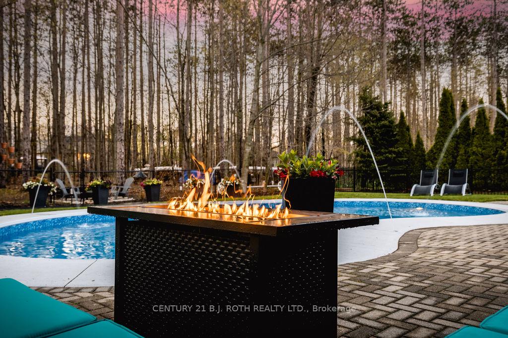 12 Lloyd Cook Drive E