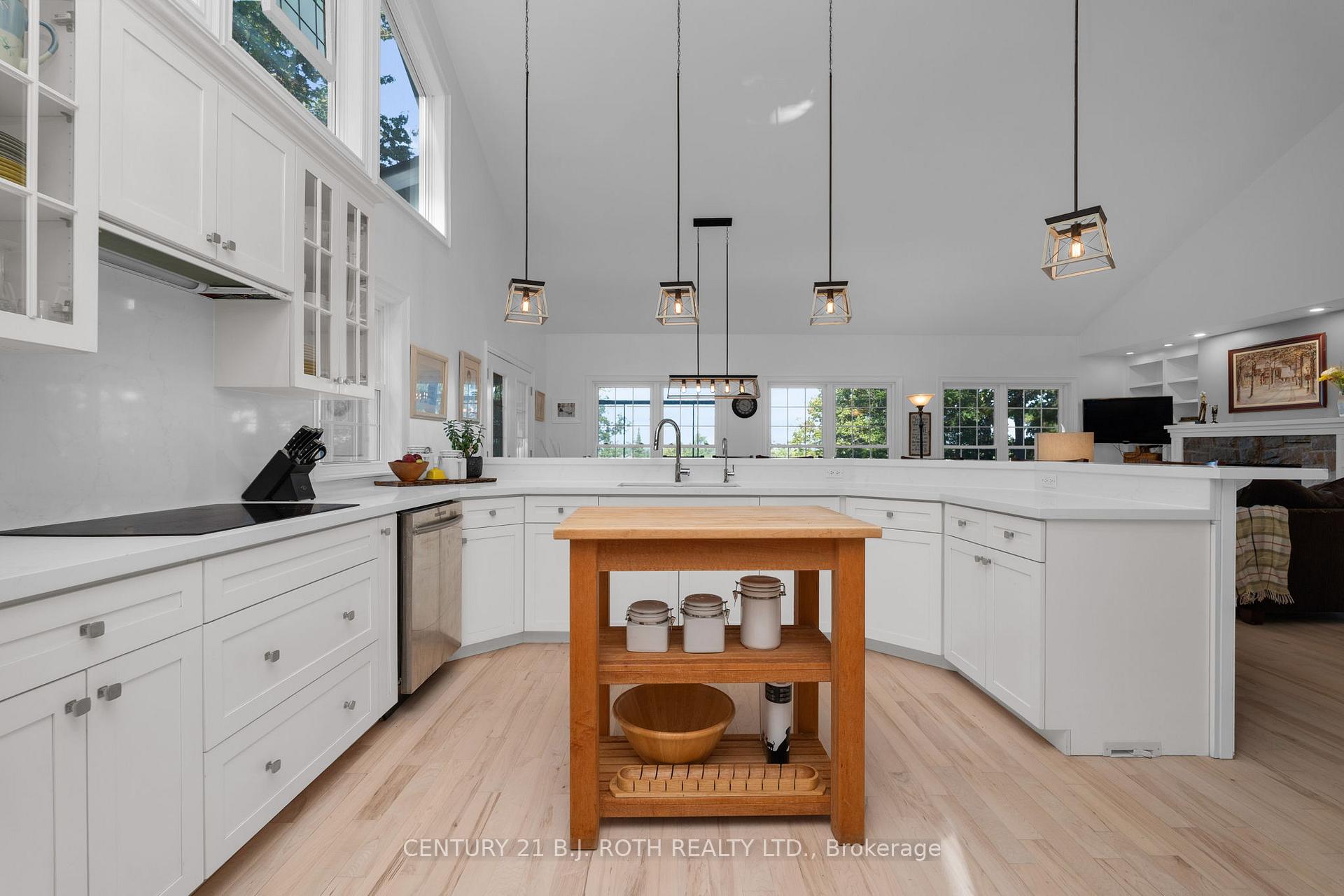 2710 Portage Trail