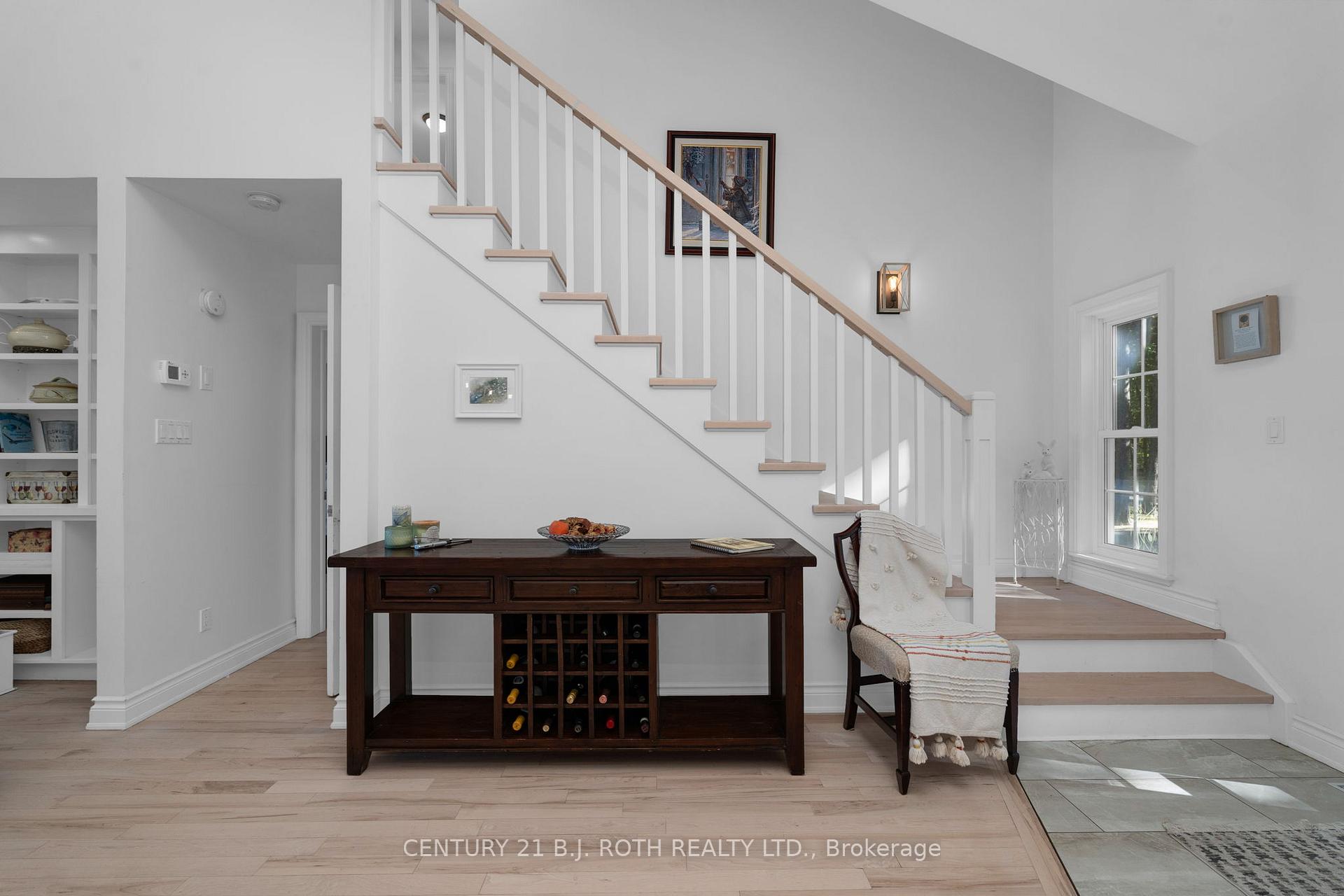 2710 Portage Trail