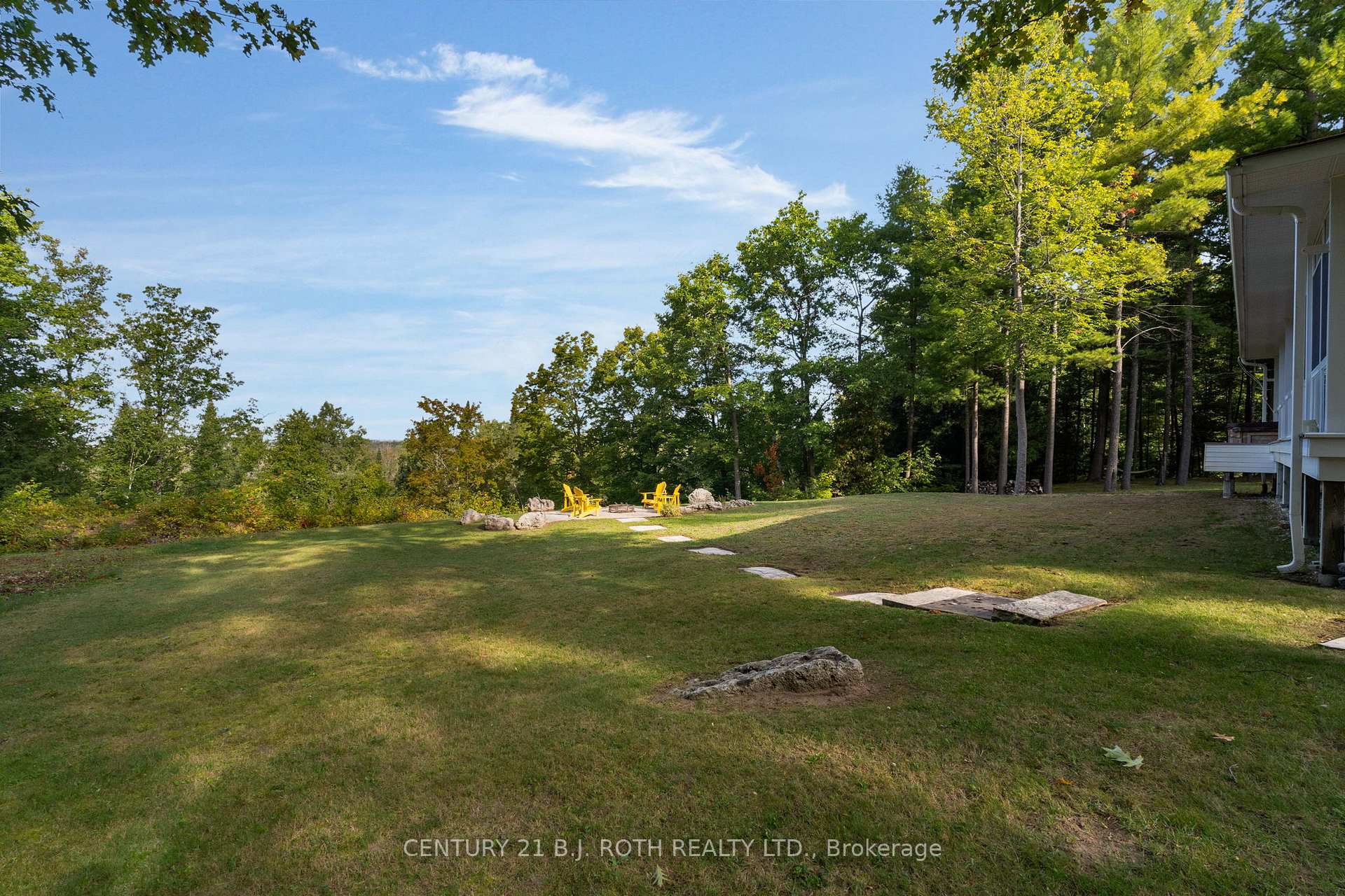 2710 Portage Trail
