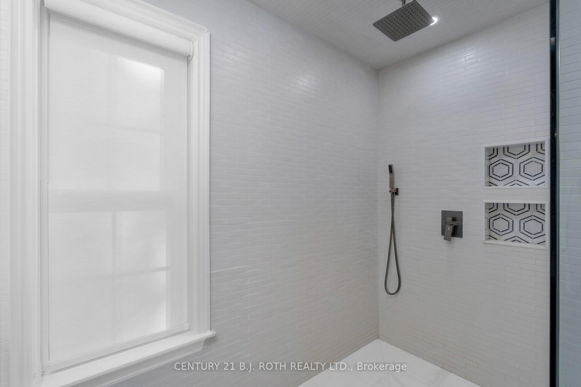 2710 Portage Trail