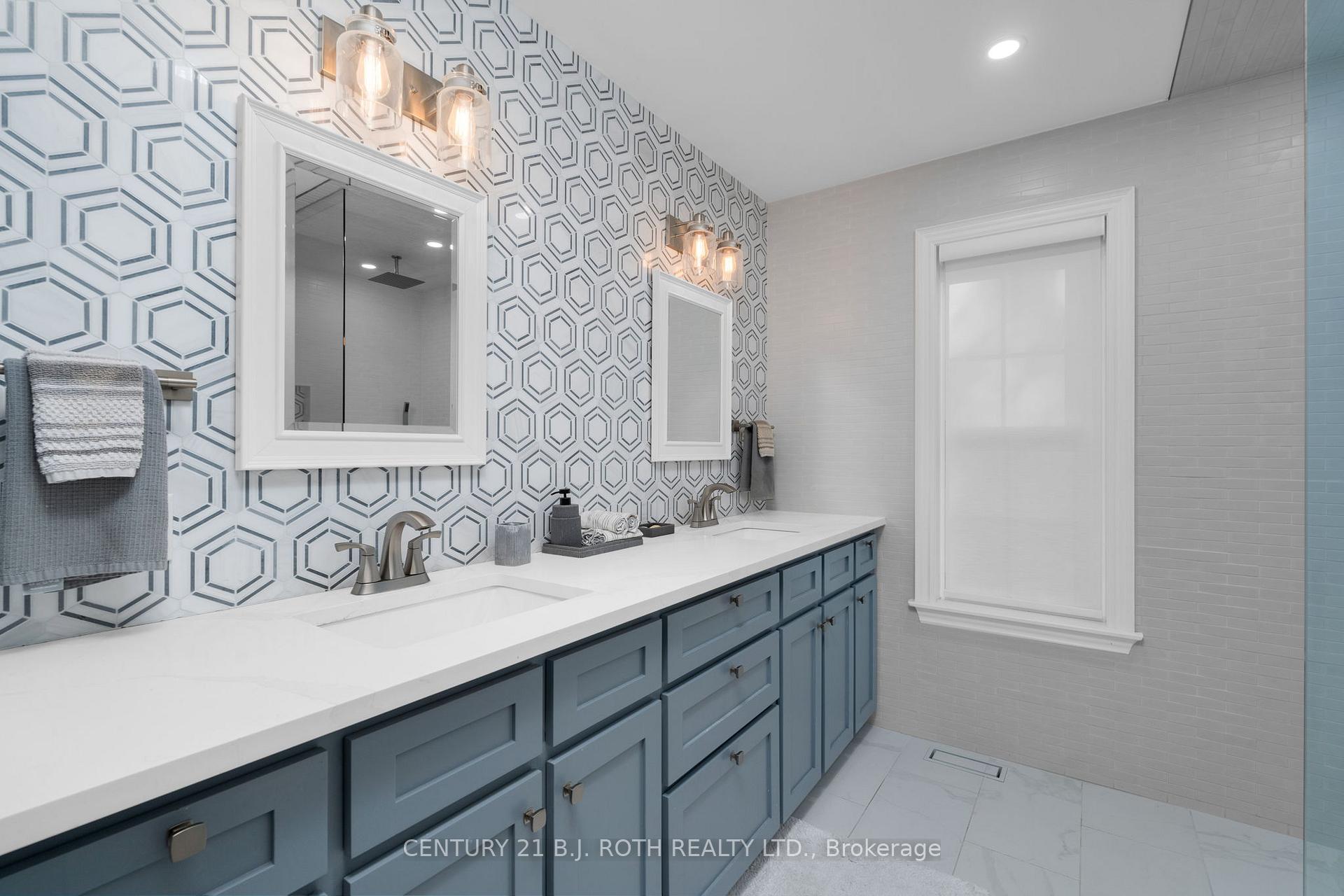 2710 Portage Trail