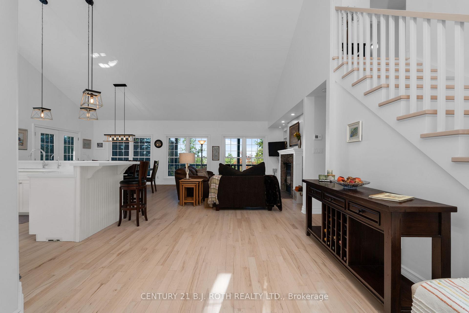 2710 Portage Trail