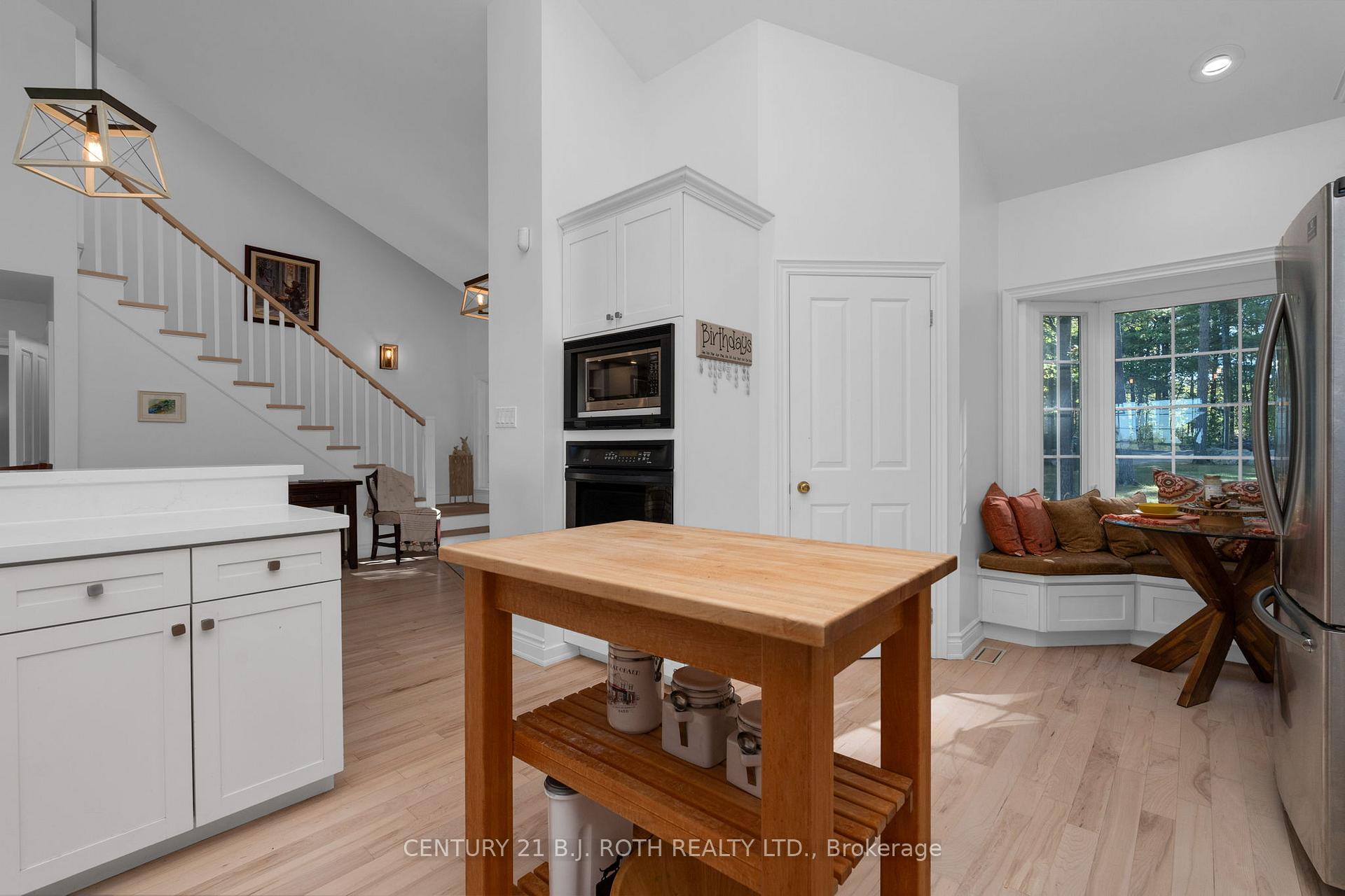 2710 Portage Trail