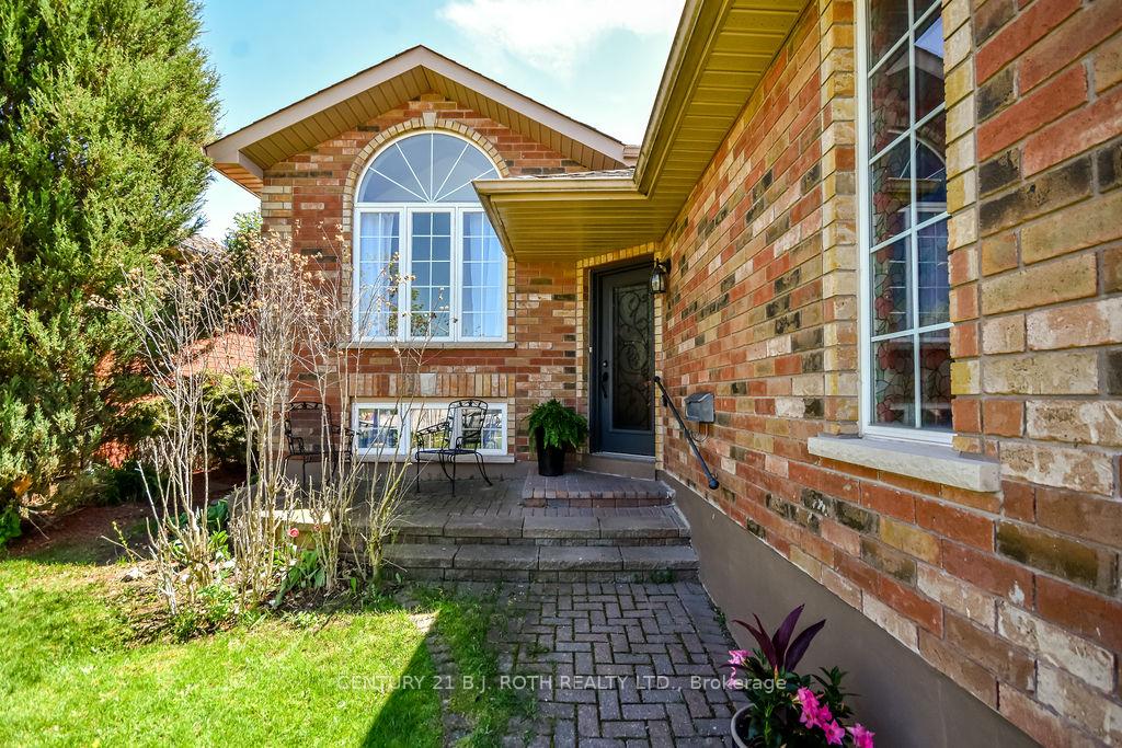 53 FOREST DALE Drive