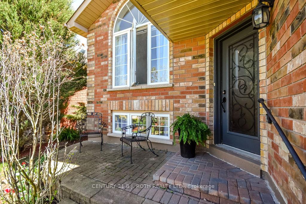 53 FOREST DALE Drive