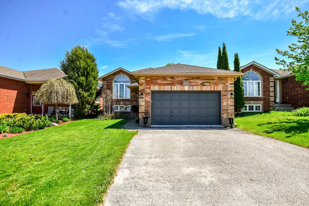 53 FOREST DALE Drive